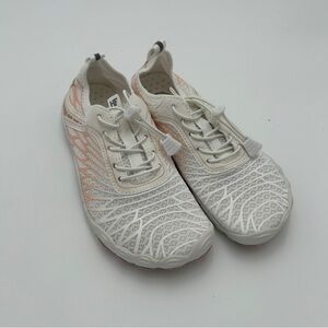 HF Athletic Shoe Sz 36 Barefoot White Slip On Like New (US 5.5/6)